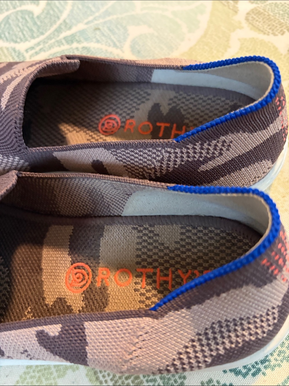 Slip-on Rothys brown camo - Picture 2 of 4